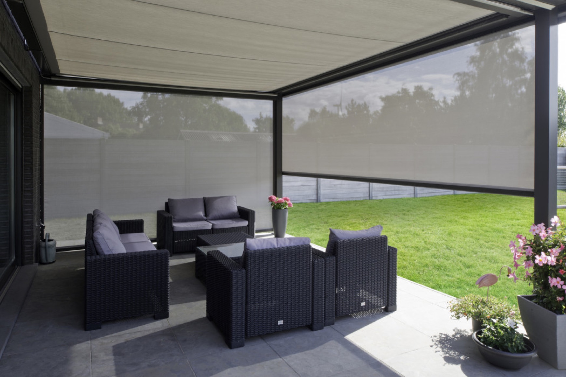 Réalisation Wepka : tente solaire au-dessus d’une terrasse